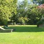 לינה וארוחת בוקר Domaine La Gazaille De Camille