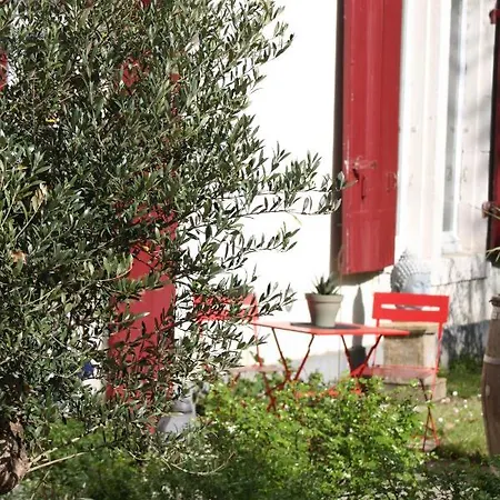 Bed & Breakfast Domaine La Gazaille De Camille 3*
