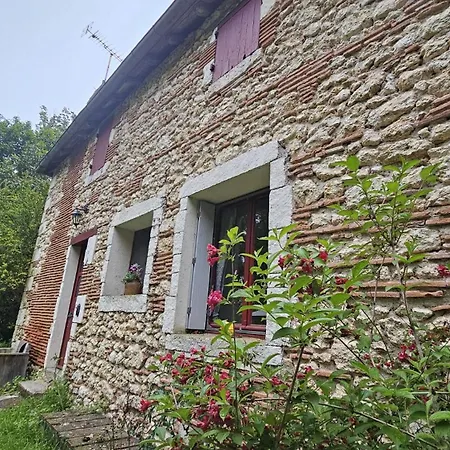 Domaine La Gazaille De Camille Bed and breakfast