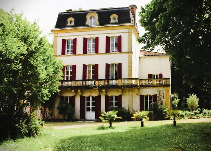 Oda ve Kahvaltı Domaine La Gazaille De Camille 3*